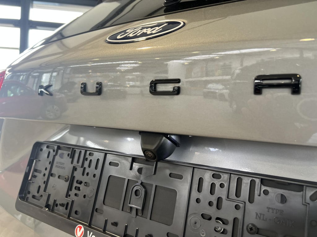 Ford Kuga 2.5 phev active slechts 322km!