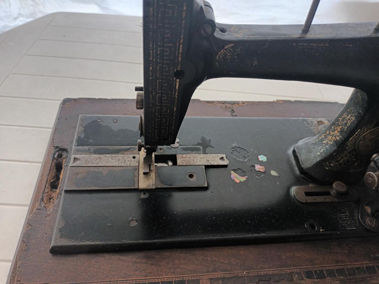 Antiek naaimachine