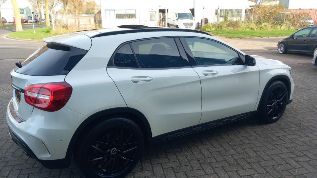 Mercedes GLA-KLASSE 180Ambition AMG line automaat 2016 navigatie nwst