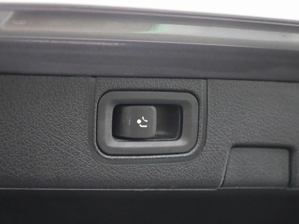 Mercedes-Benz A-Klasse limousine a 250 e amg line | automaat | panoramadak 