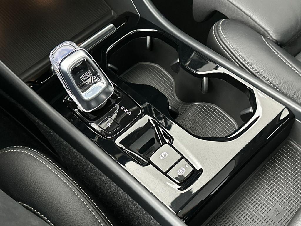 Volvo XC40 t5 262pk recharge inscription| pano| leder| camera| keyless| dab