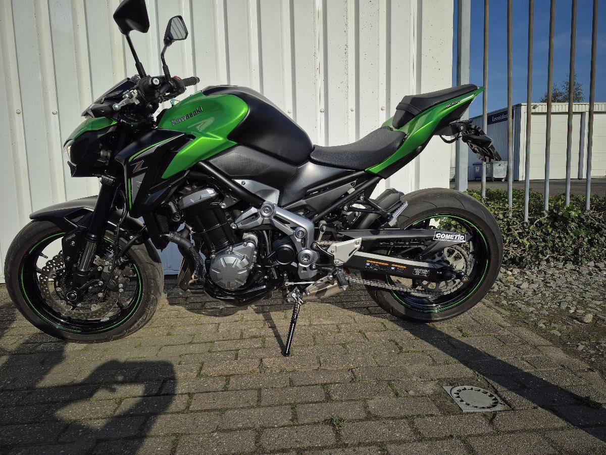 Kawasaki Z900 uit 2019, stoere naked bike, weinig Km