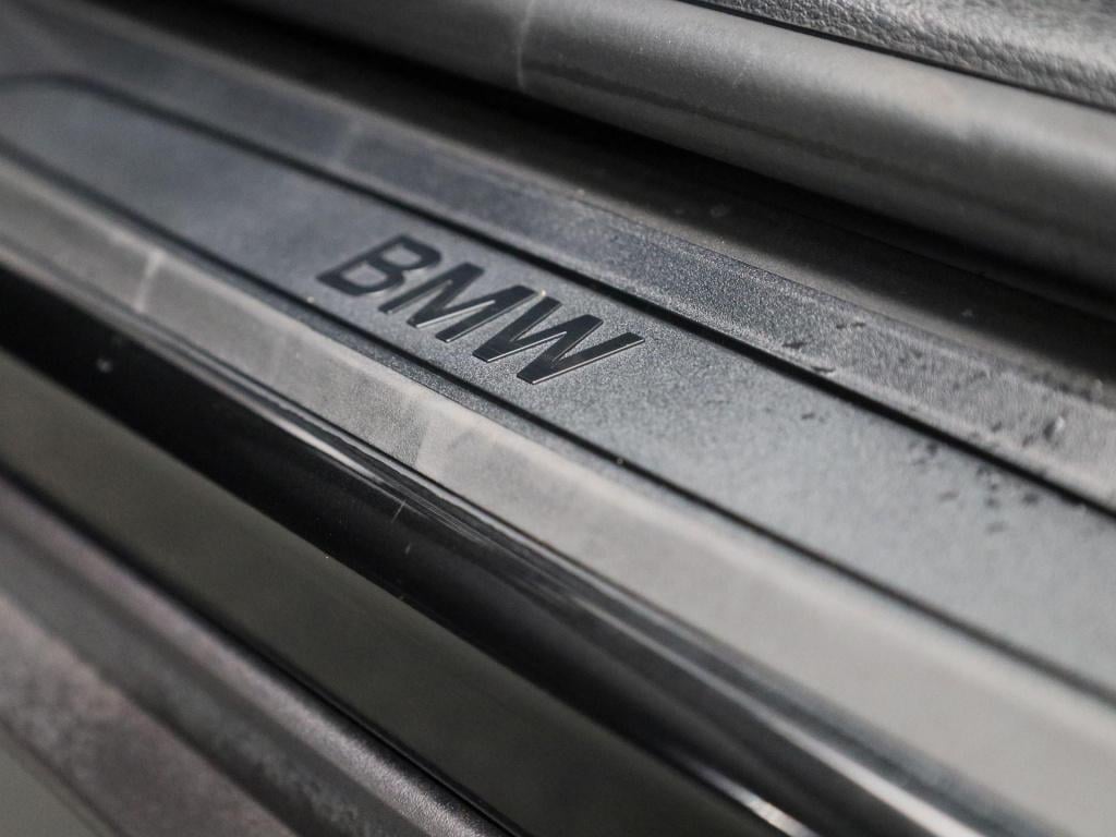 BMW X1 sdrive18i high executive | apple carplay / android auto | stoel- stu