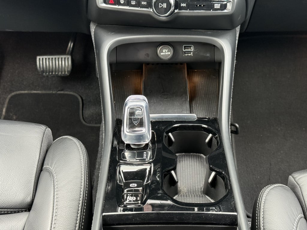 Volvo XC40 t4 211pk recharge plus| adap.cruise| leder| camera| elek.stoelen