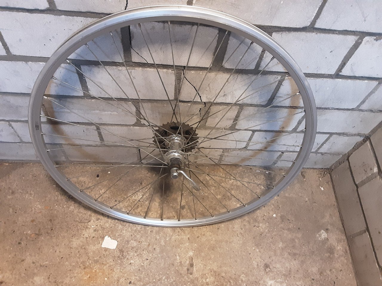 Shimano 28 inch achterwiel, 7 speed cassette, uitvalnaaf
