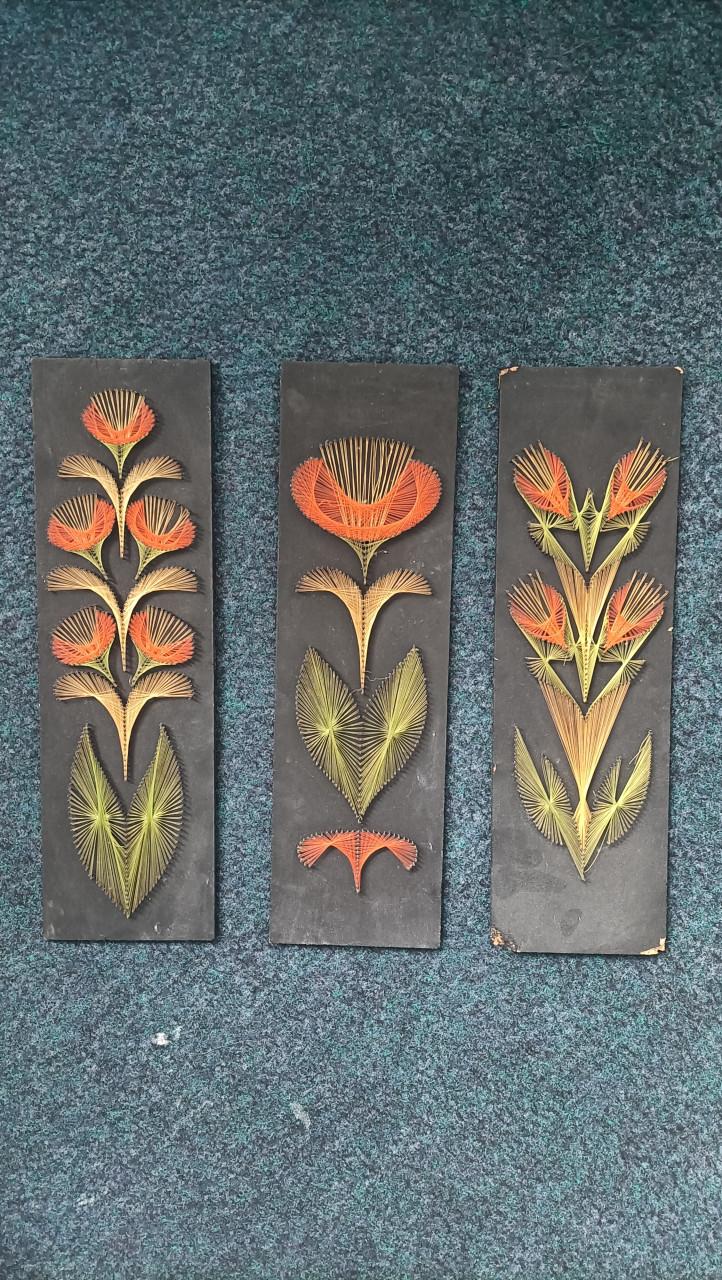 Vintage wanddecoratie (draadschilderij). Drieluik van draad rond spijkers