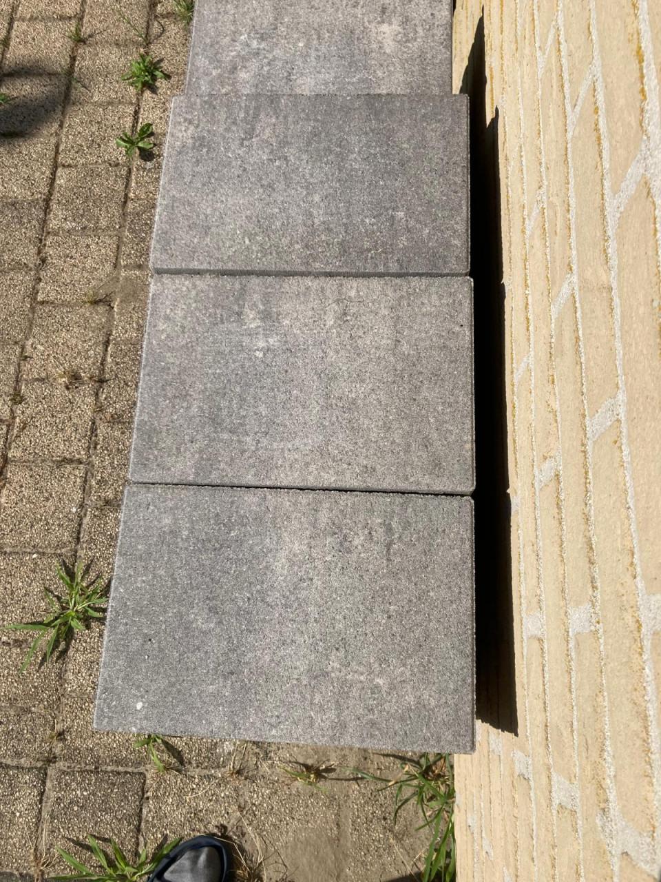 Terrastegels grijs 30x20