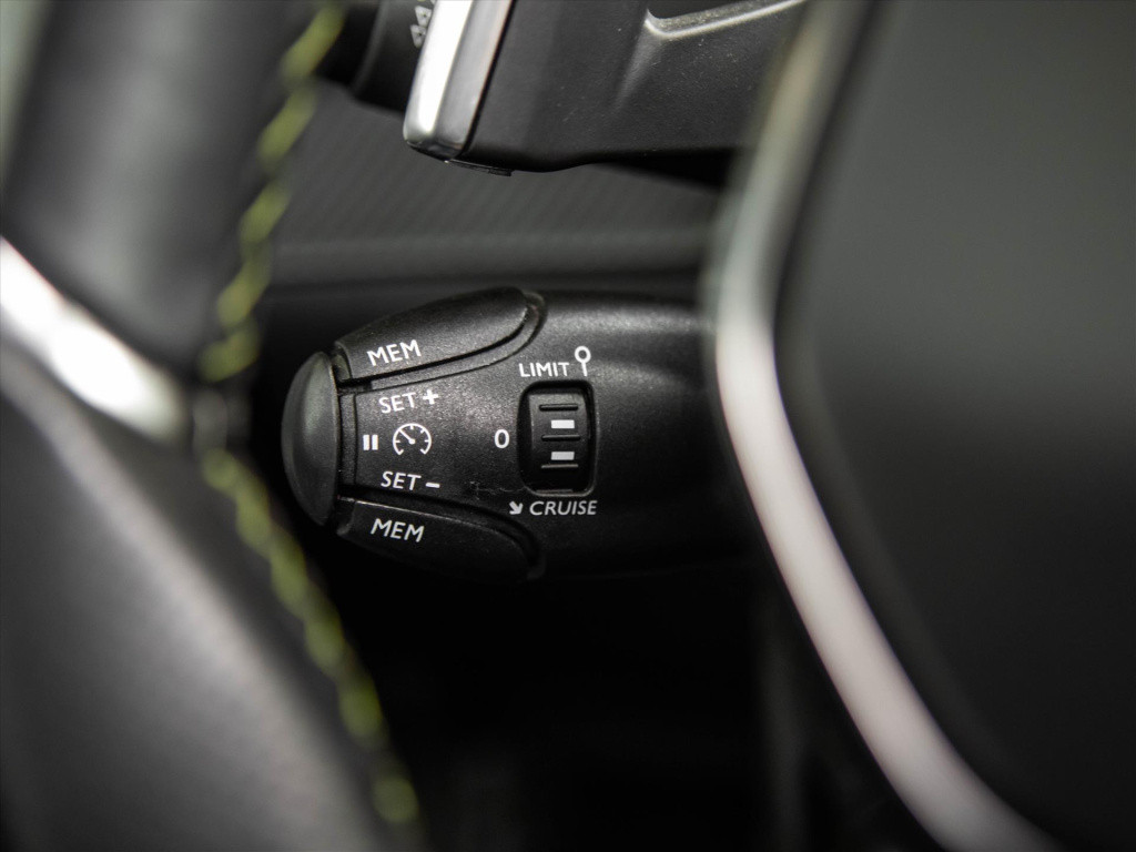 Peugeot 2008 1.2 puretech 130pk gt-line automaat | panoramadak | camera | n