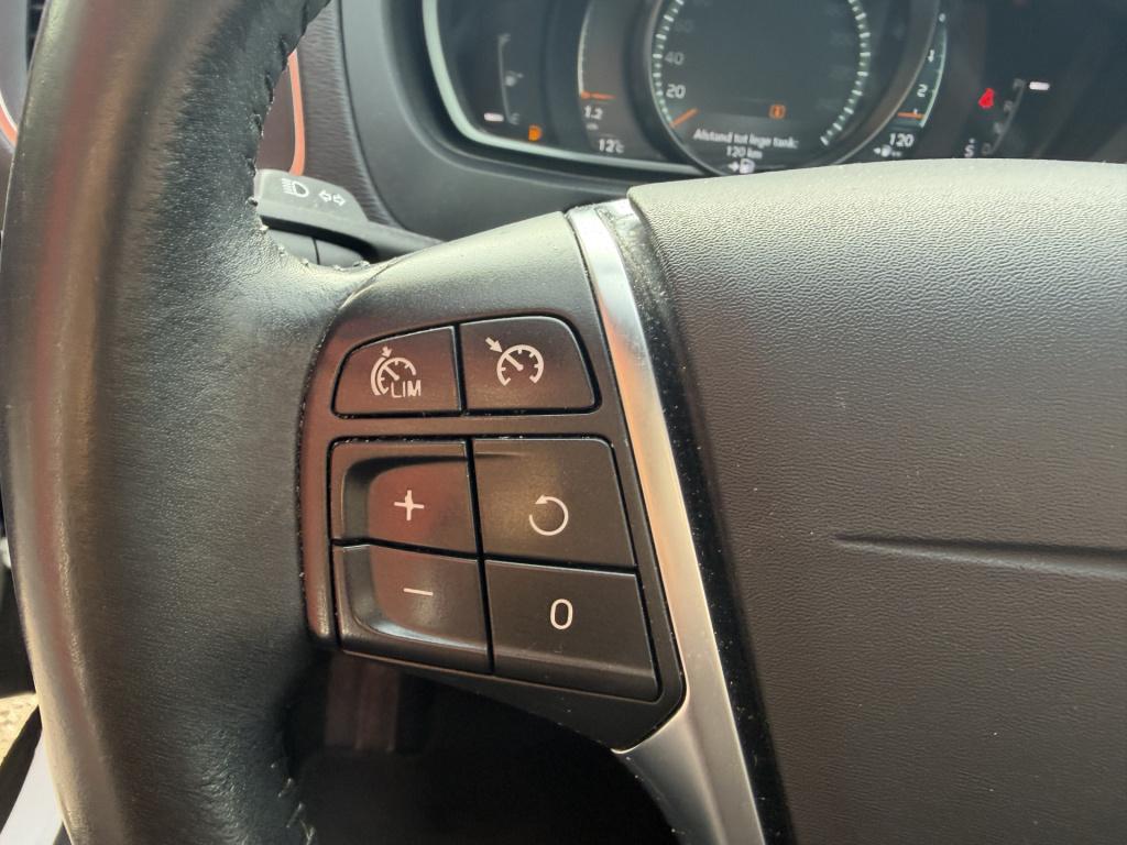 Volvo V40 cross country 2.0 t4 summum automaat | leer | trekhaak | styling 