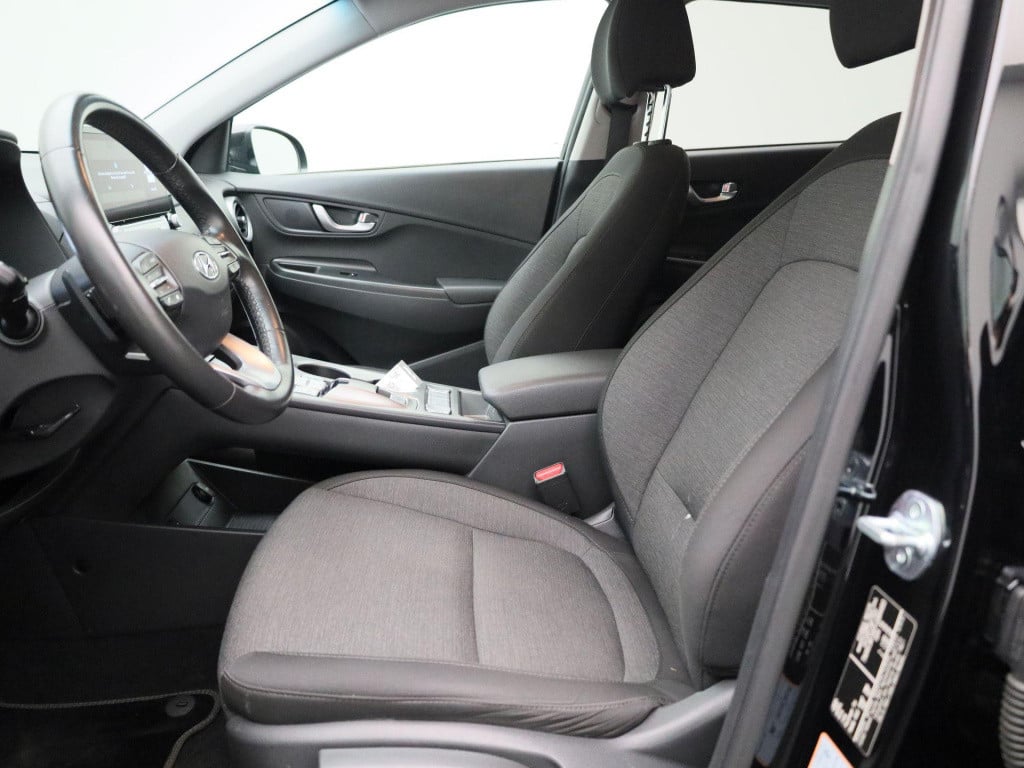 Hyundai Kona ev fashion 39 kwh | navi | camera | lmv | pdc | climate