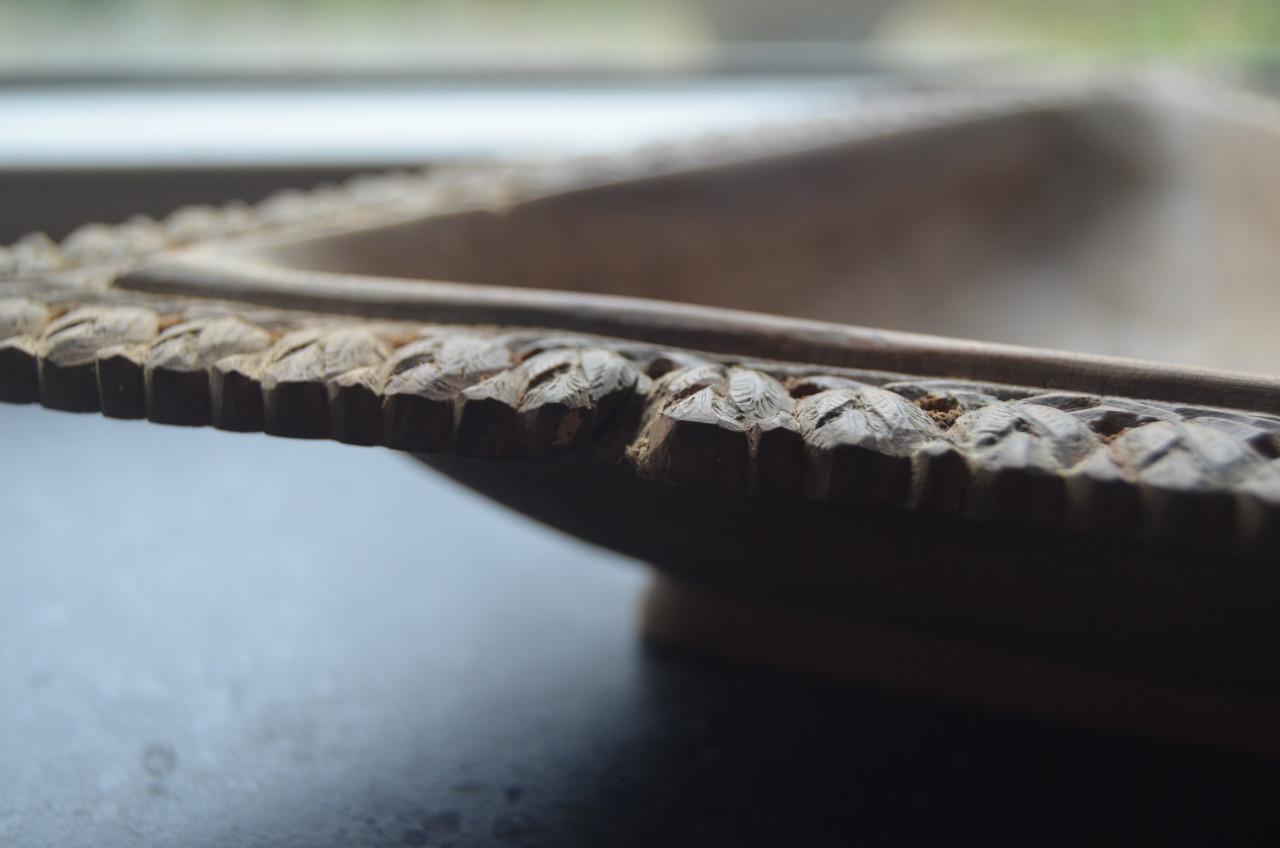 2 Leuke (Indische?) houten bakjes in goede staat