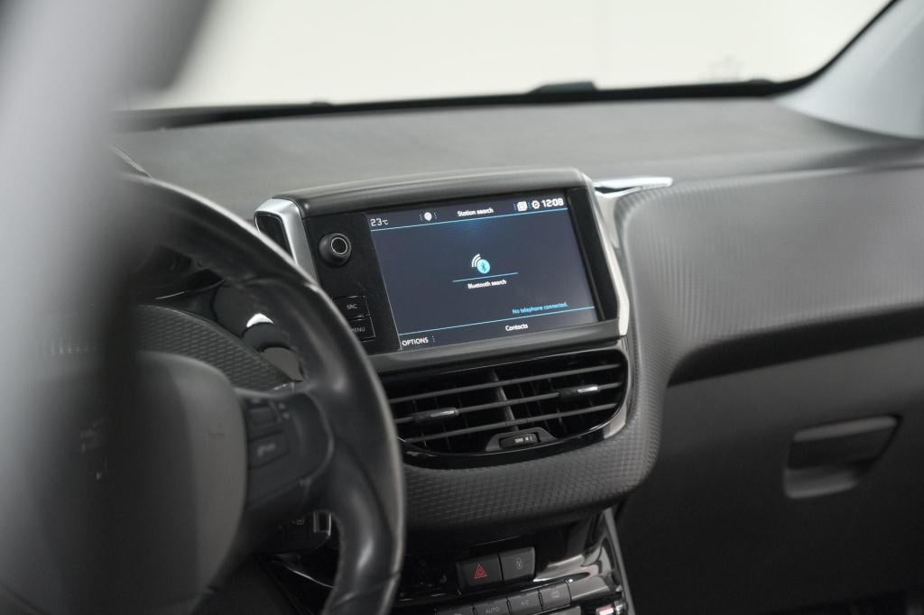 Peugeot 208 puretech 82 blue lease allure | parkeersensoren | climate contr