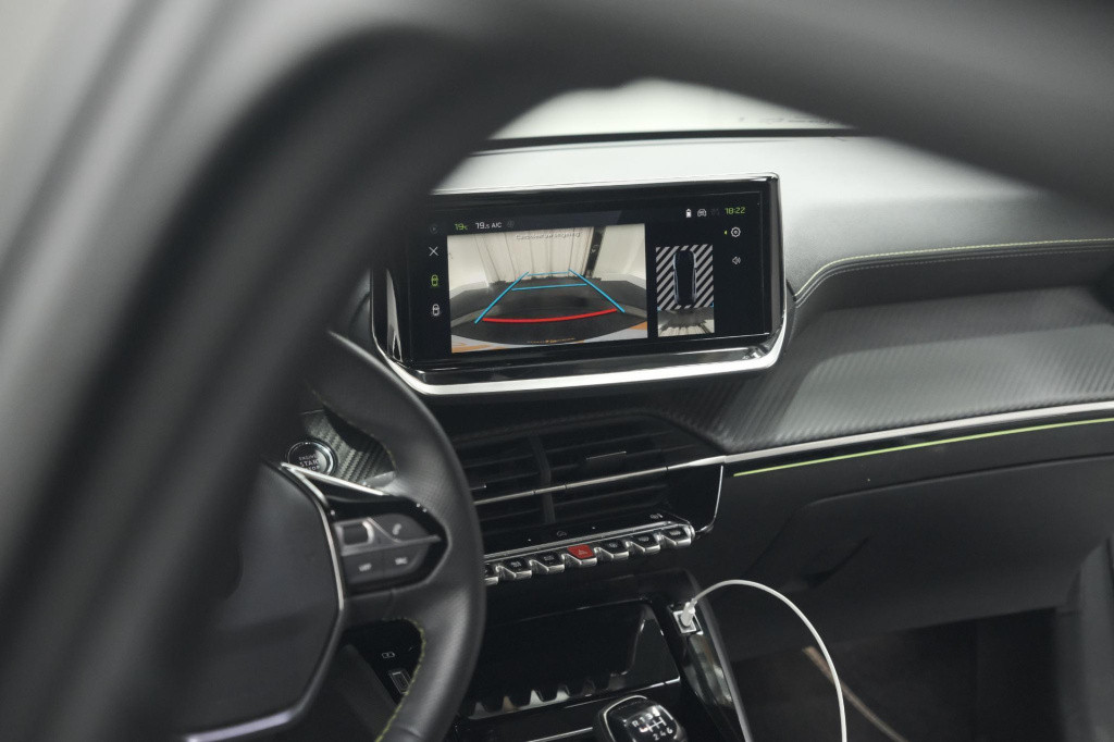 Peugeot 208 puretech 100 gt | camera | navigatie | apple carplay | parkeers