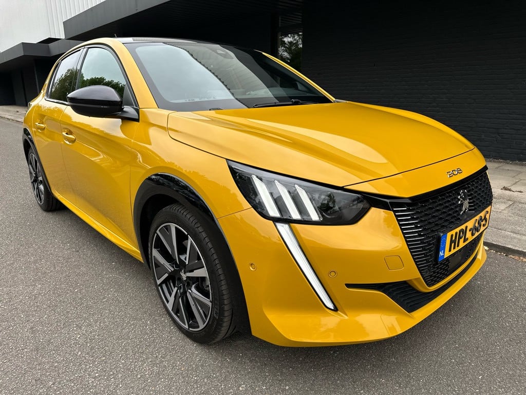 Peugeot 208 1.2 puretech gt-line // automaat //