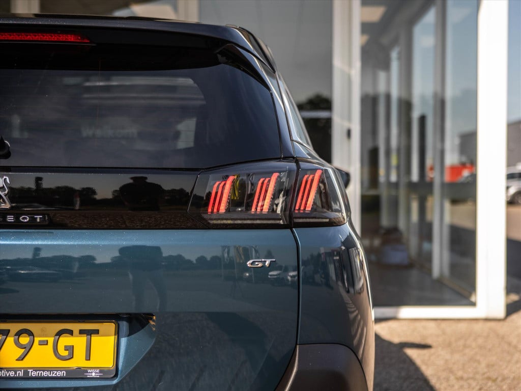 Peugeot 5008 puretech 130pk gt | panoramadak | trekhaak | stoelverwarming |