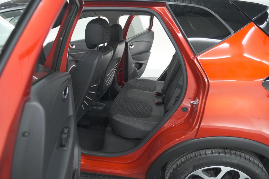 Renault Captur tce 150 edc intens | trekhaak | camera | dodehoekdetectie | 