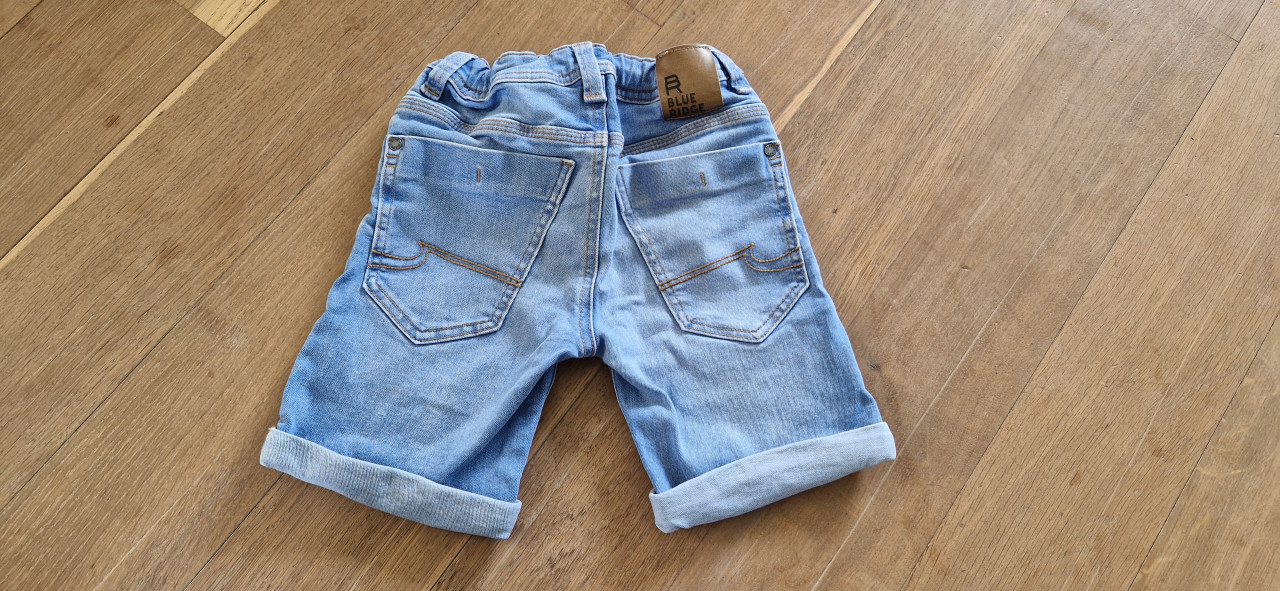 Jongens korte jeans broek maat 134