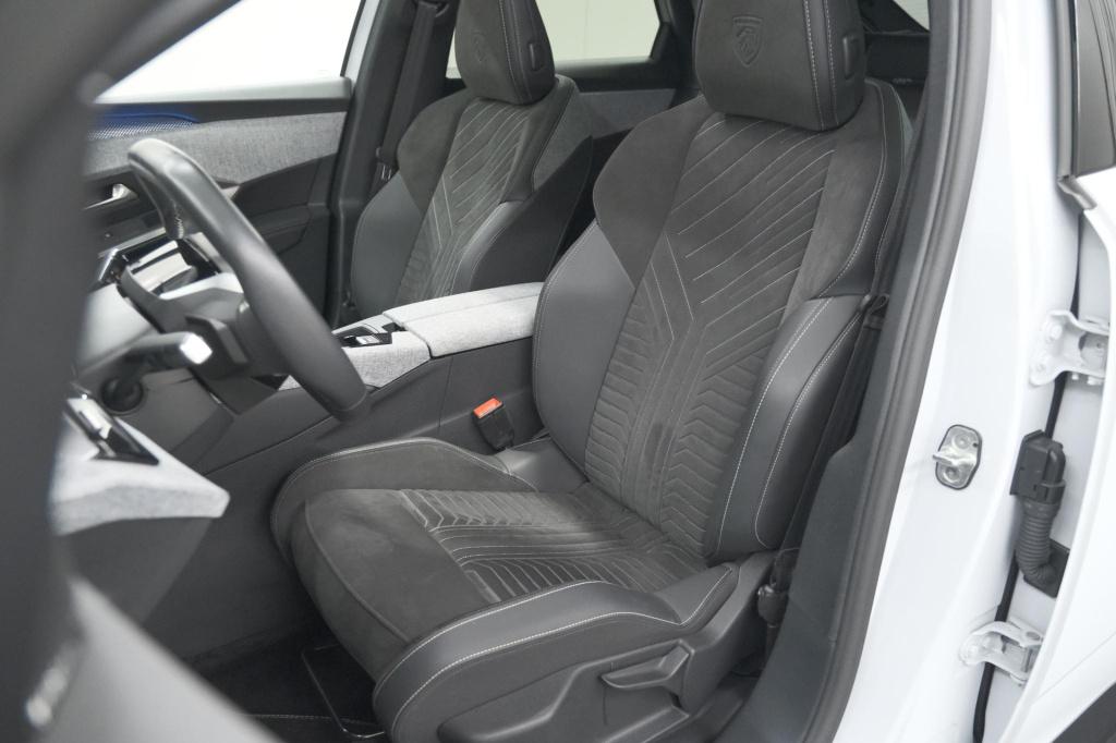 Peugeot 3008 1.2 hybrid 136 gt | panoramadak | focal audio | alcantara exec