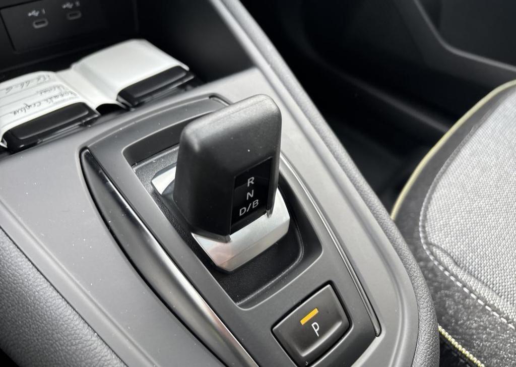 Renault Captur 1.8 e-tech full hybrid 160 techno two-tone kleurstelling / p