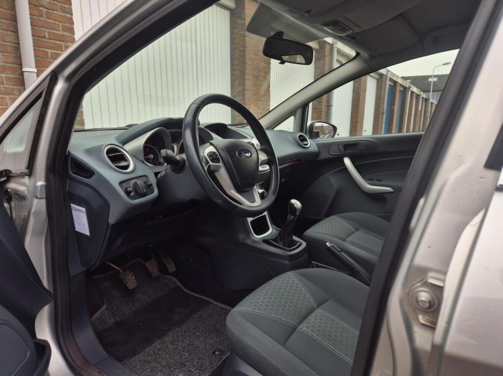 Ford Fiesta 1.25 titanium / origineel nl / airco / verwarmde voorruit