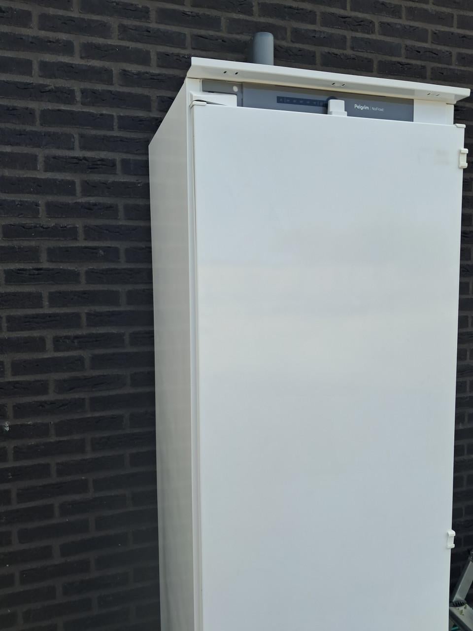 PELGRIM NO FROST vriezer 180 cm - van 1200 voor 250 euro