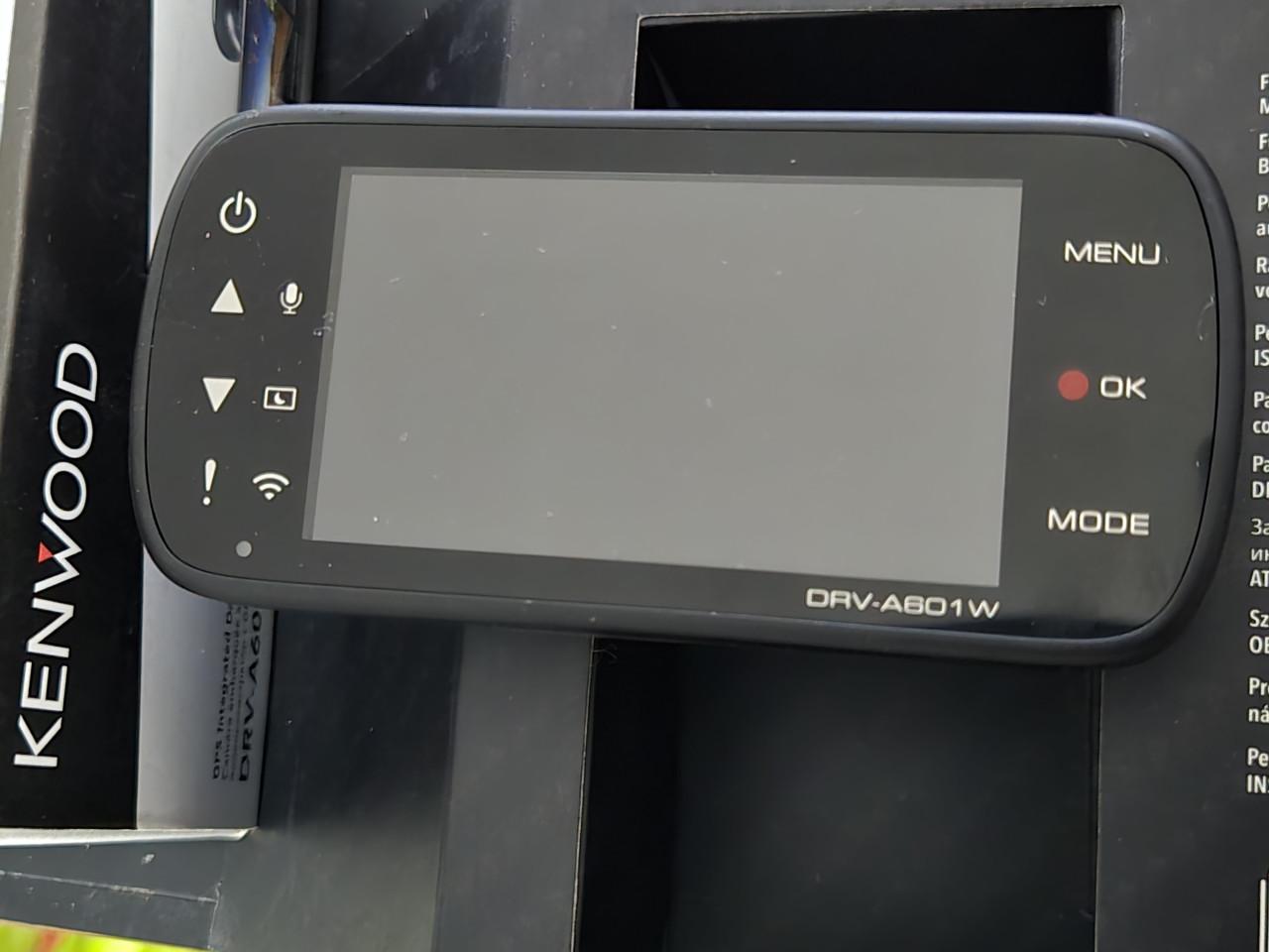 Kenwood DRV-A601W 4K Ultra HD Dashcam en Kenwood KCA-R200 achtercamera.