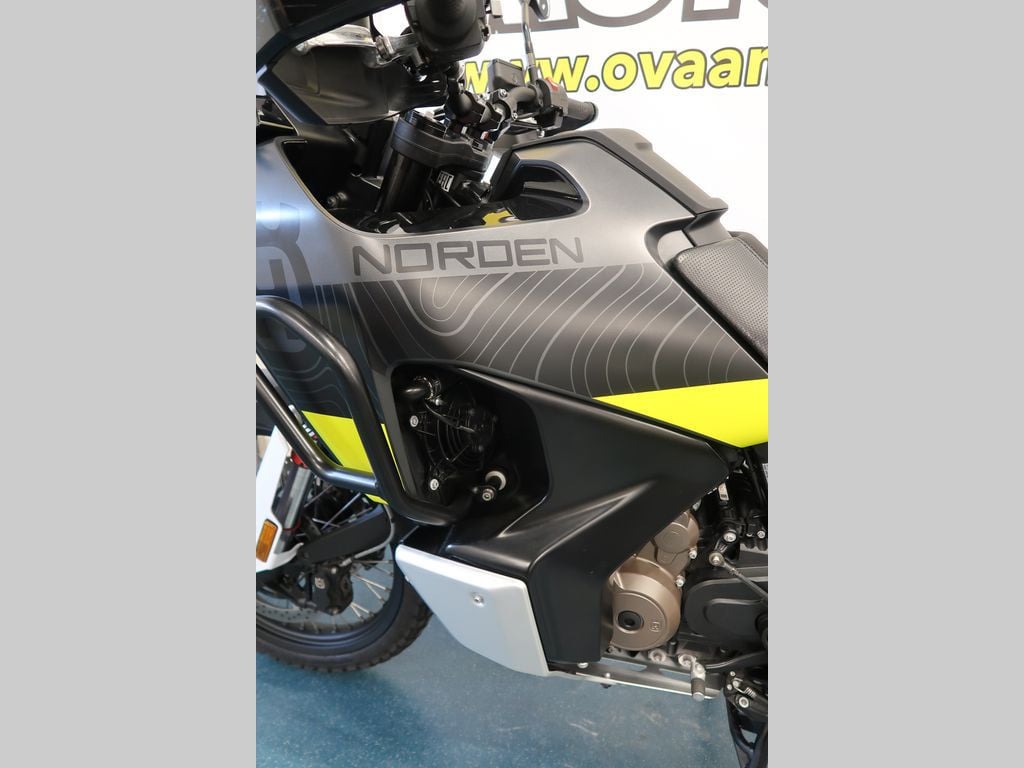 Husqvarna 901 Norden bomvol opties!