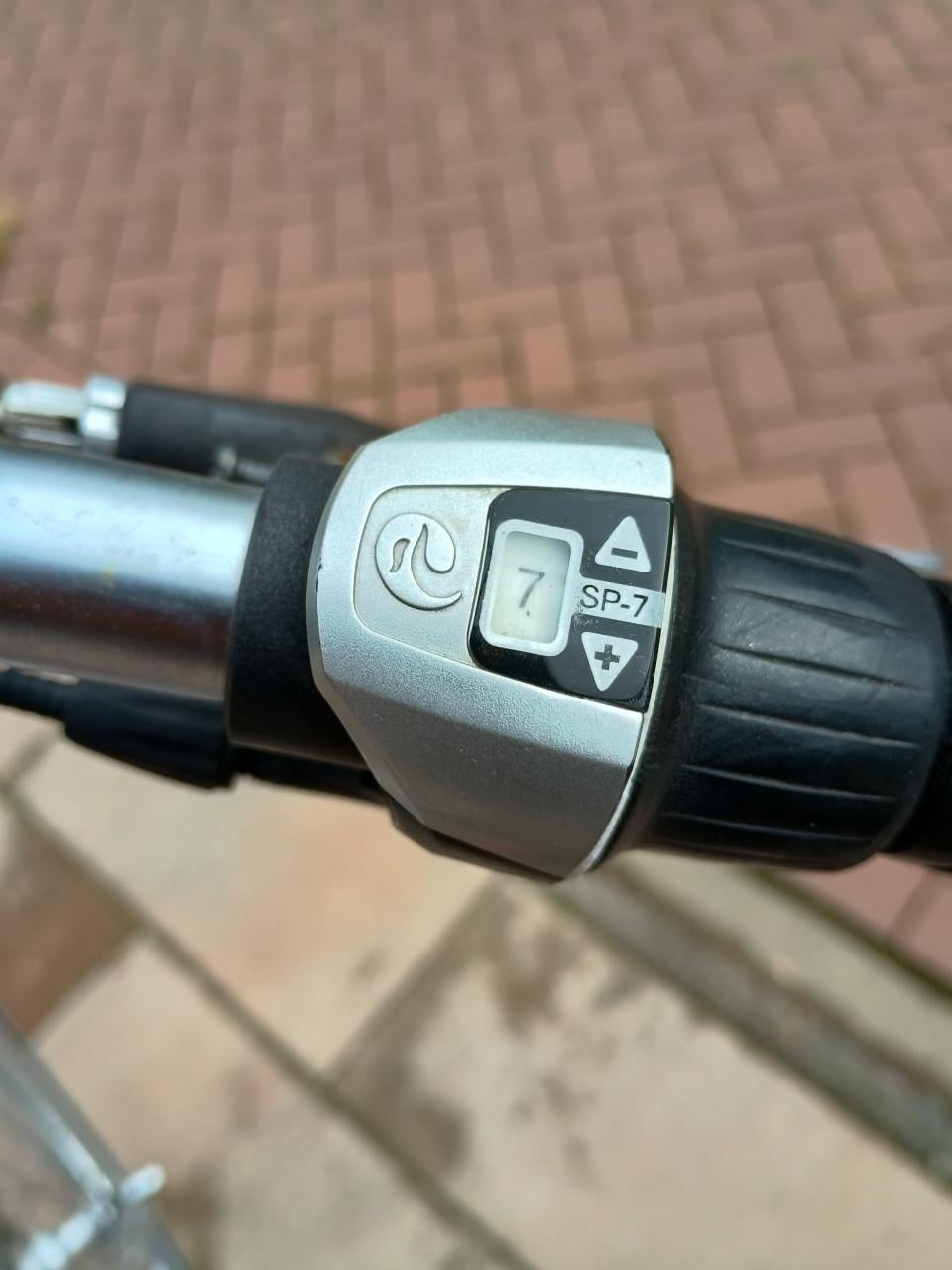Te koop:  dames klus-/opknapfiets (inclusief fietstassen)