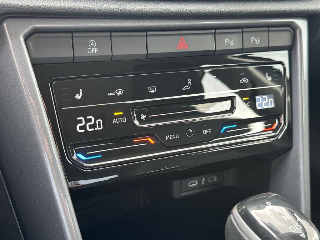 Volkswagen T-roc 1.5 tsi 150pk dsg style | dode hoek | camera | keyless | e