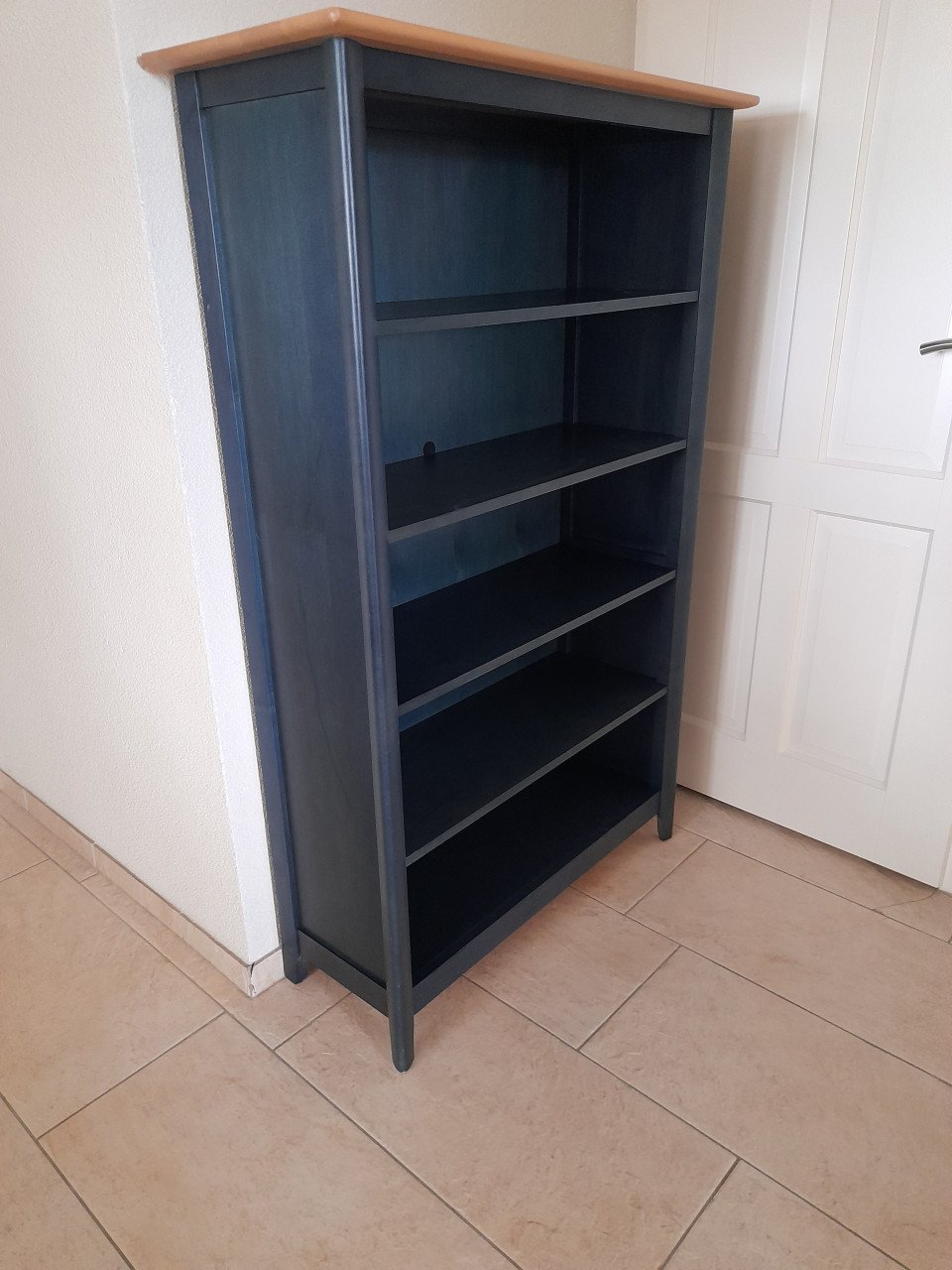 Massief houten boekenkast 91 x 45  x 145 (in goede nette staat)
