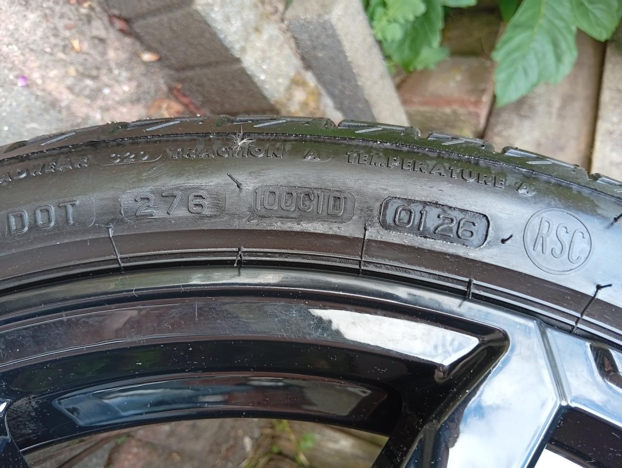 19Inch BMW 3 SERIE LCI G20 G21 995M VELGEN ZOMERBANDEN RFT
