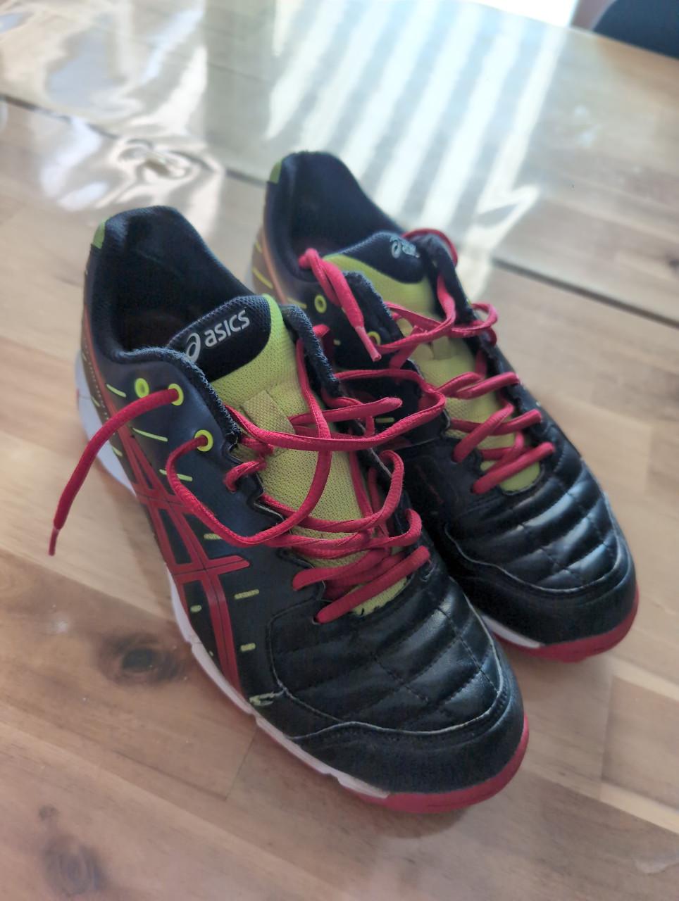 Kunstgras schoen mt 41 (hockey, korfbal) Gratis