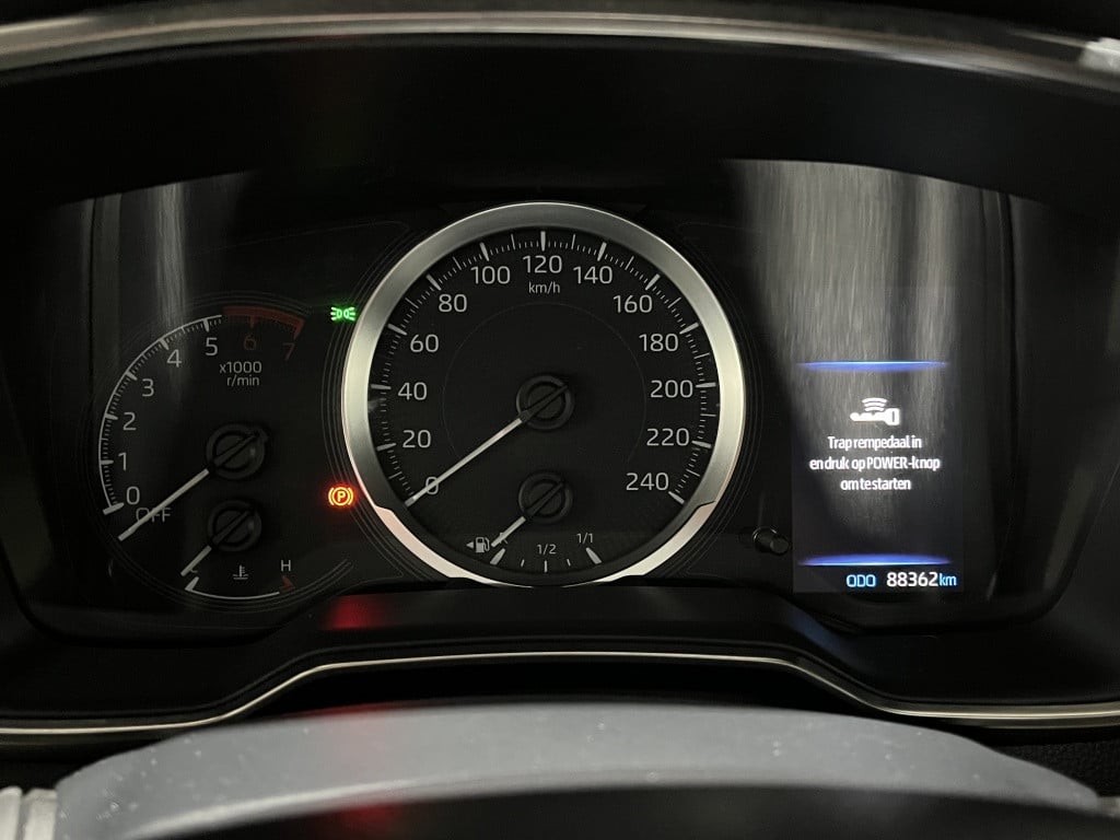 Toyota Corolla Touring Sports 1.8 hybrid active | apple carplay | camera |