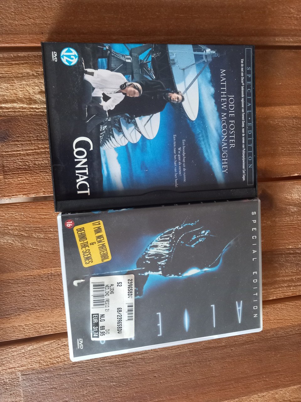 25 dvd's