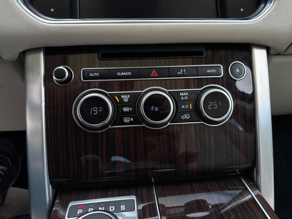 Land Rover Range Rover 4.4 sdv8 vogue * btw auto! prijs ex ex 16650 euro!!
