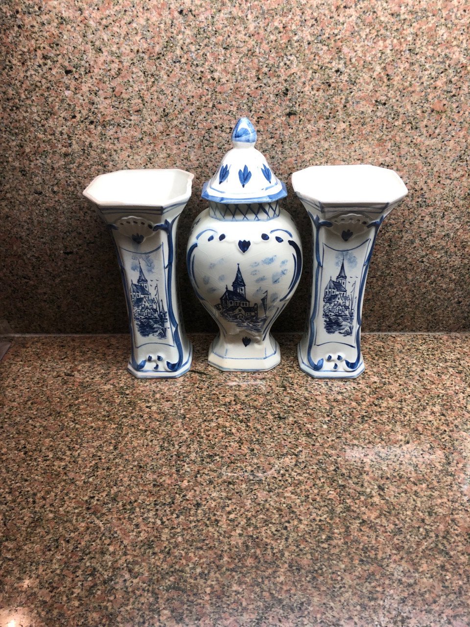 Mooie drie delig kaststel.