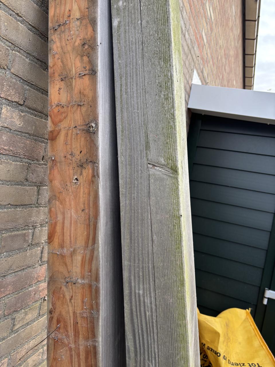 3 gebruikte Douglas palen 13,5x13,5cm l=205cm