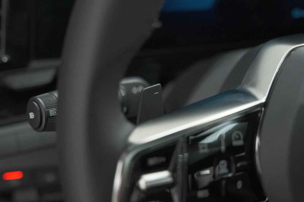 Renault Austral 1.2 e-tech full hybrid 200 techno | 360 camera | panoramada