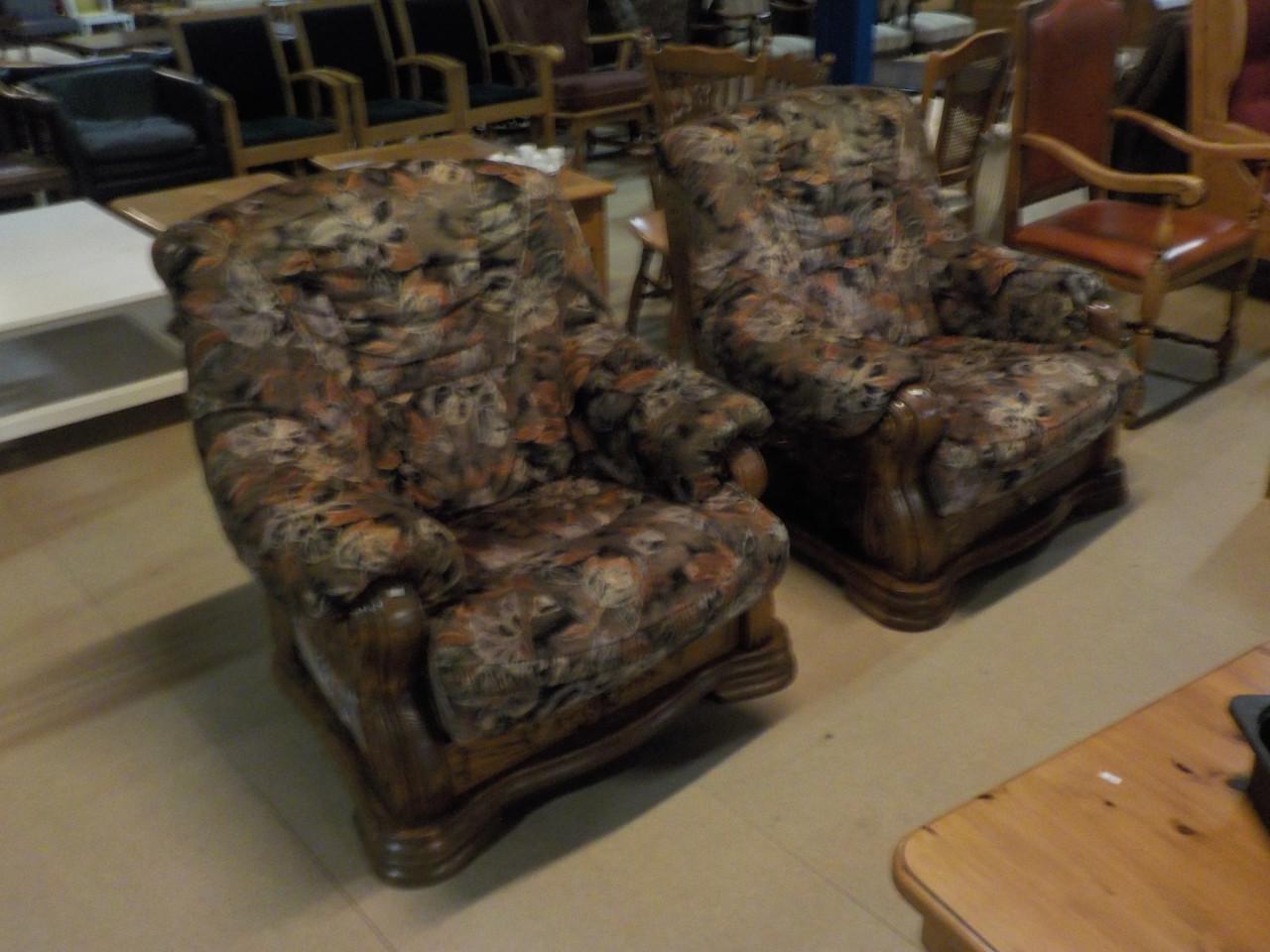 2 mooie kwaliteit kuip fauteuils met lade in zeer goede staat setprijs 95 e