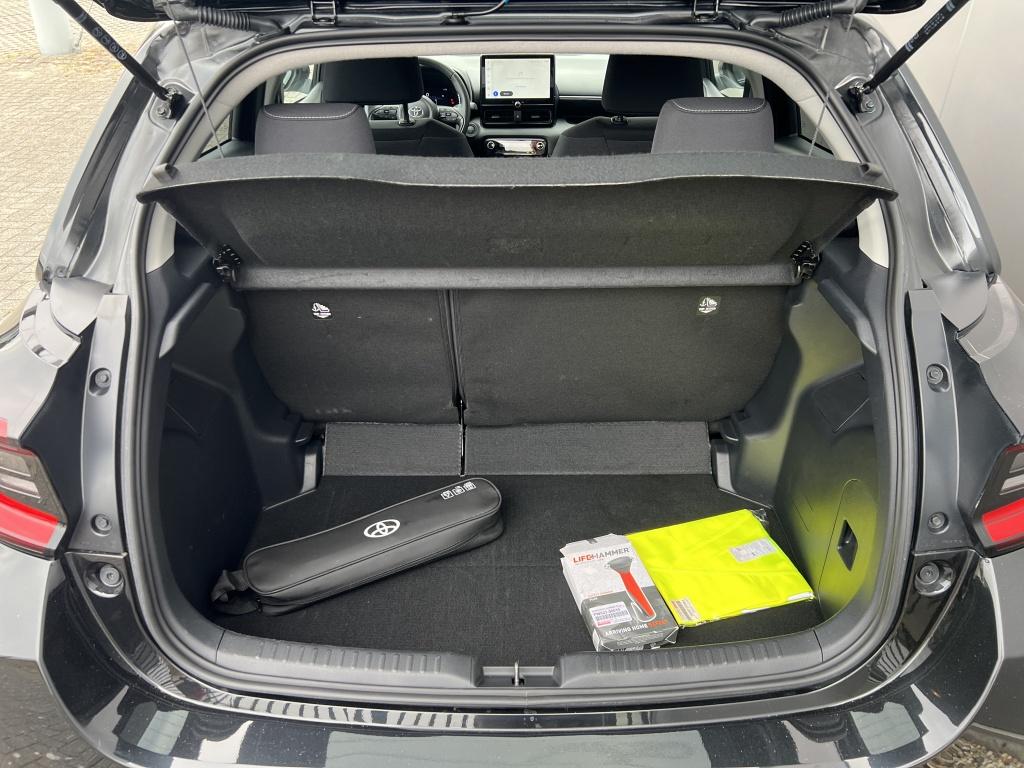 Toyota Yaris 1.5 hyb. 115 dynam | parkeersensoren | stoel+ stuur verwarming