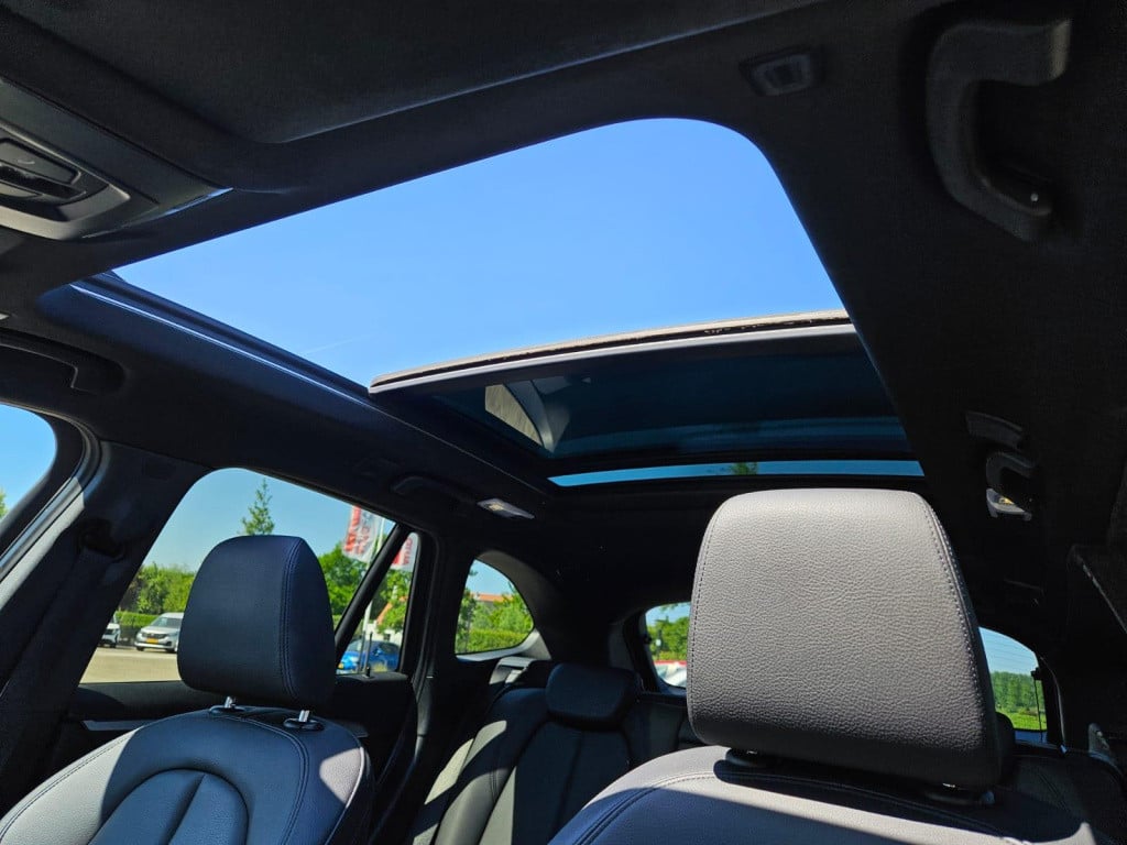 BMW X1 sdrive18i high executive