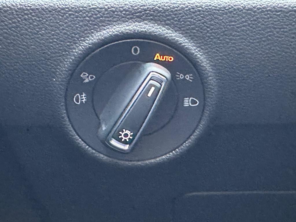 Volkswagen T-roc 1.5 tsi 150pk dsg style | trekhaak | navi | iq light | ada