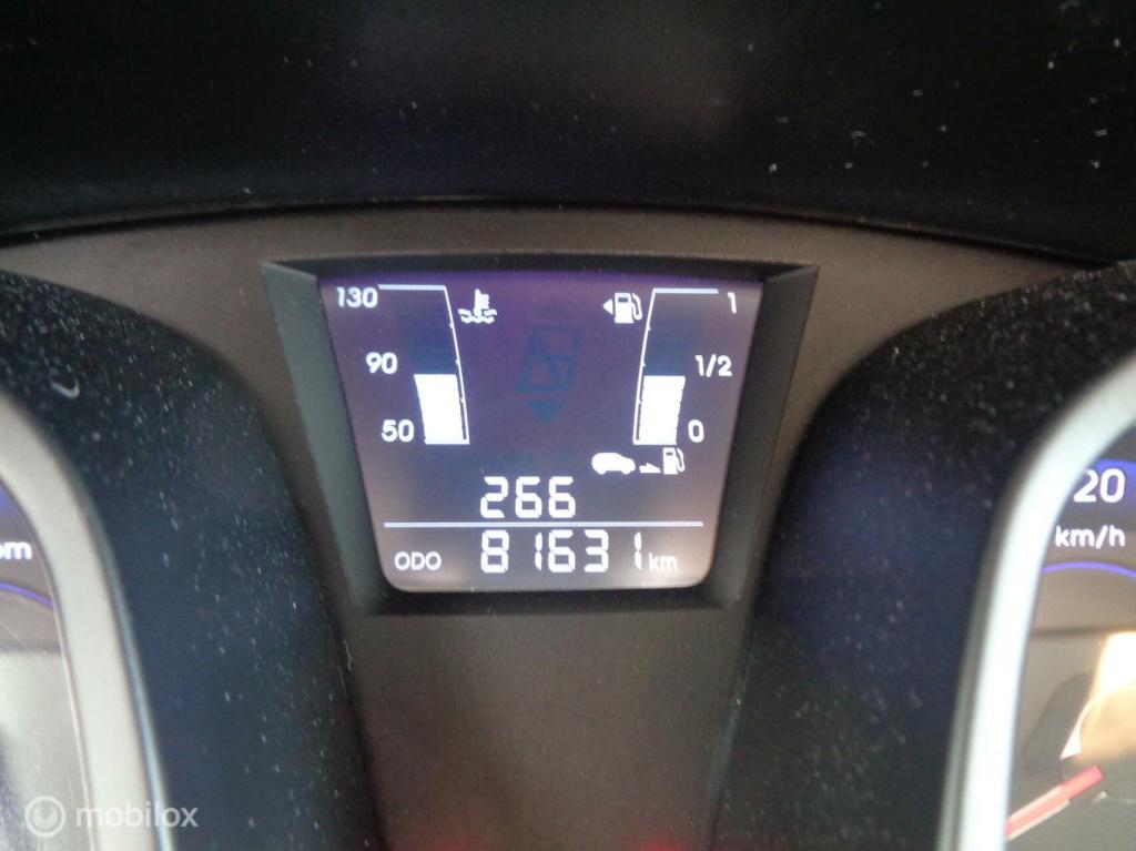 Hyundai Ix20 1.4i i-drive/airco/lm velgen/pdc/camera/trekhaak/hoge zit/nap