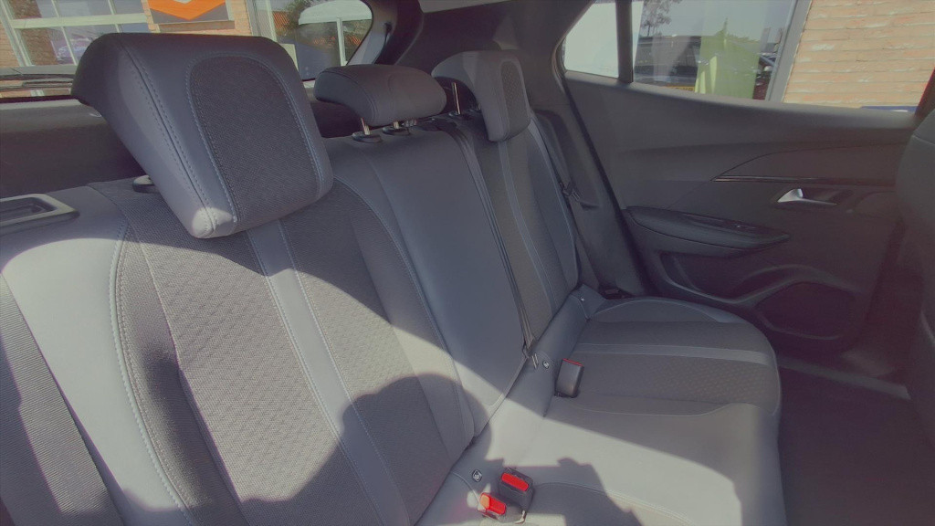 Peugeot 2008 1.2 puretech 130pk allure navigatie | apple carplay & android 