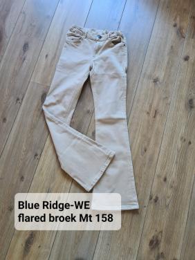 Mooie flared broek van Blue Ridge - WE in maat 158.