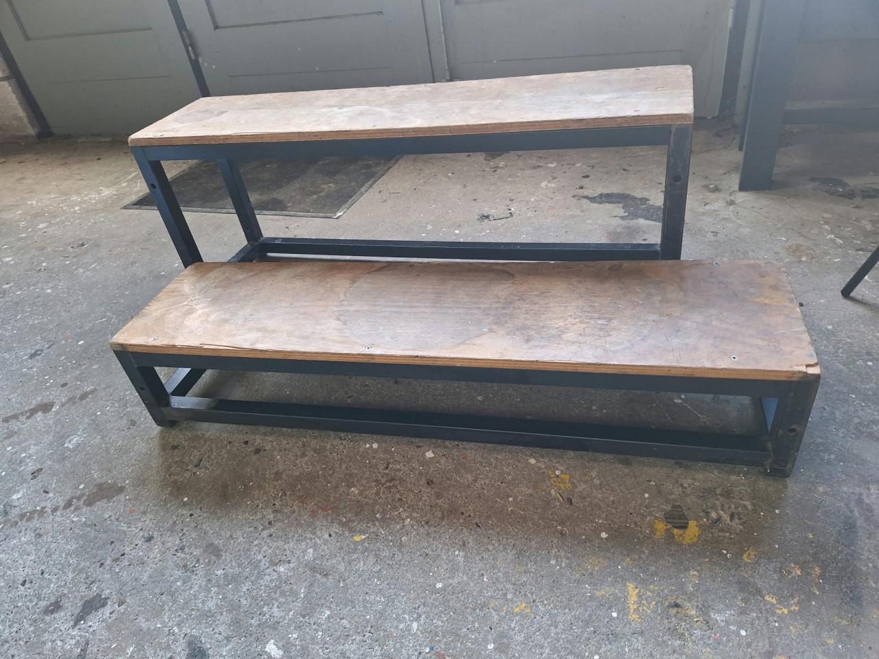 Bijzet tafel / bankjes