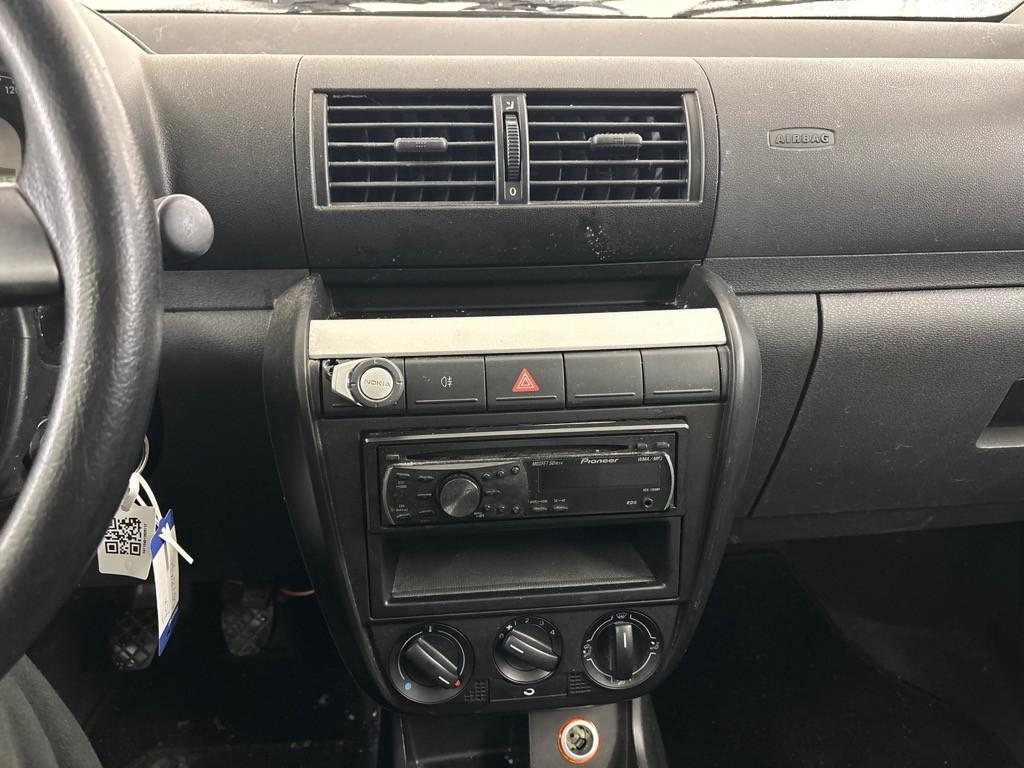 V.W. Fox-2006-km. 157234 NAP-stuurbekr-radio/cd speler-Apk.-i.z.g.st.1850,=