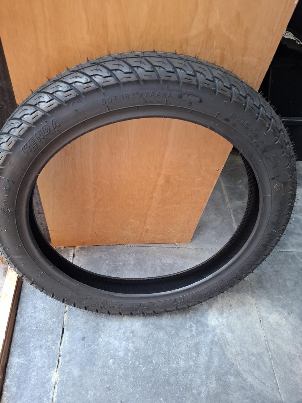 Kenda bromfietsband 2.75x17"