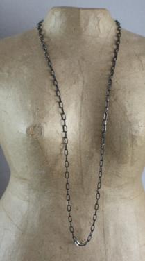 Donkergrijze ketting