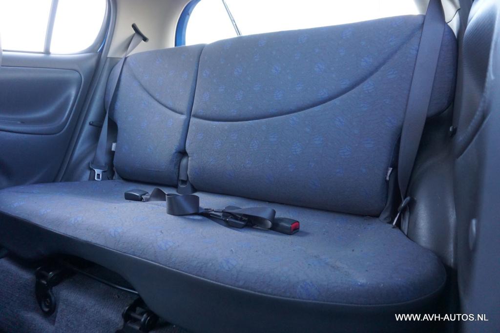 Toyota Yaris 1.0-16v vvt-i yorin
